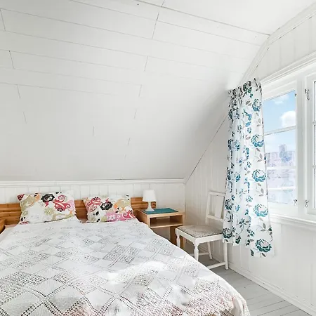 3 Bedroom Amazing In Holiday home Sula