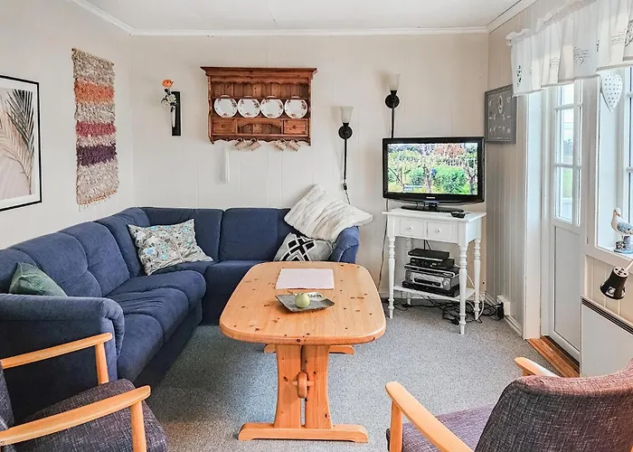 3 Bedroom Amazing In בית נופש Sula (Trondelag)